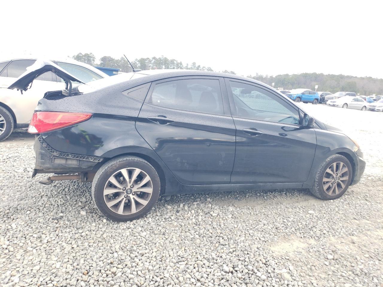 2017 HYUNDAI ACCENT SE - Фото 3