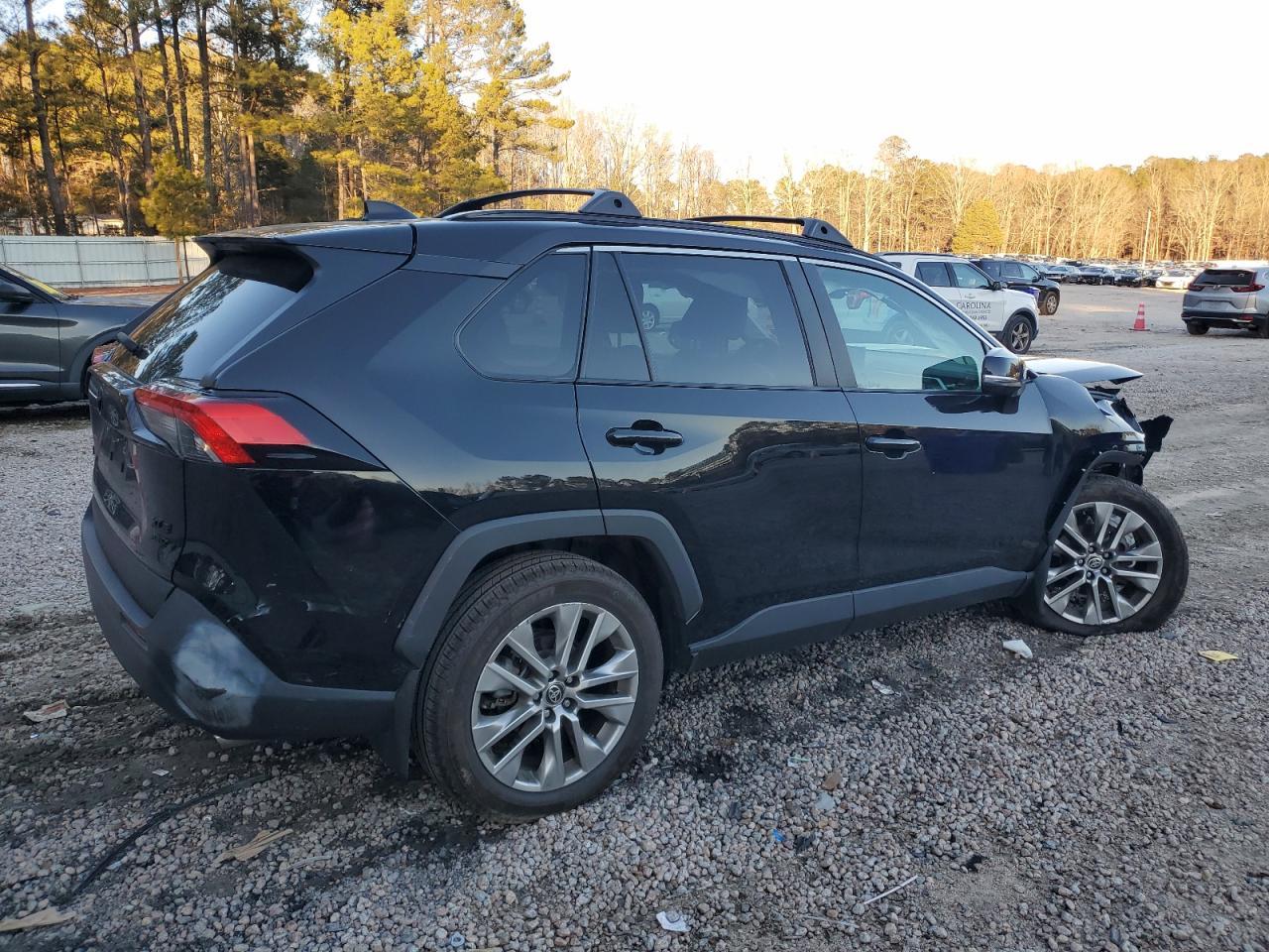 2022 TOYOTA RAV4 XLE P - Image 3
