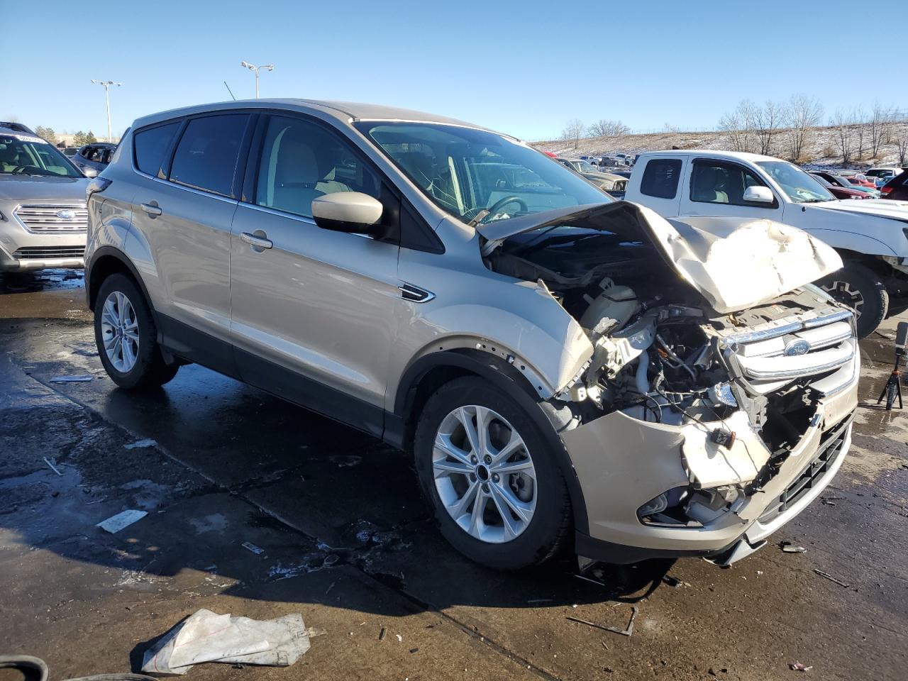 2017 FORD ESCAPE SE - Image 4