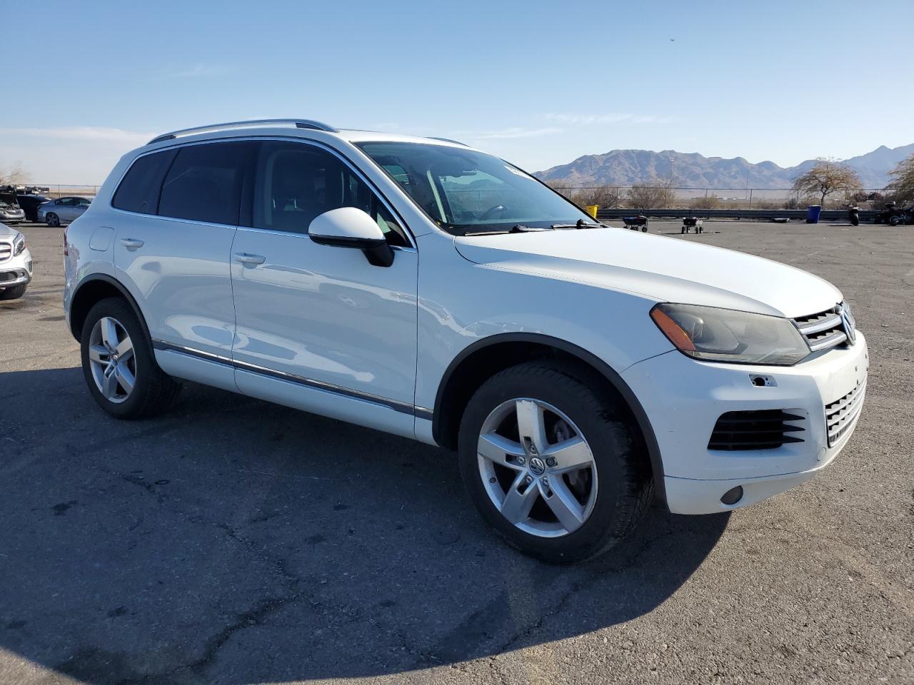 2013 VOLKSWAGEN TOUAREG V6 - Фото 4