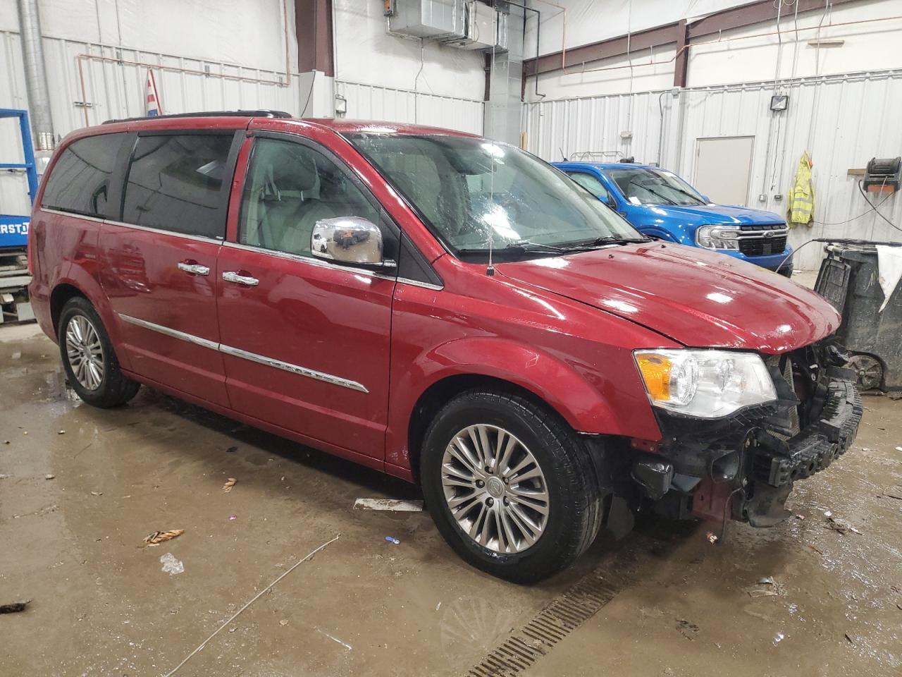 2014 CHRYSLER TOWN & COU - Фото 4