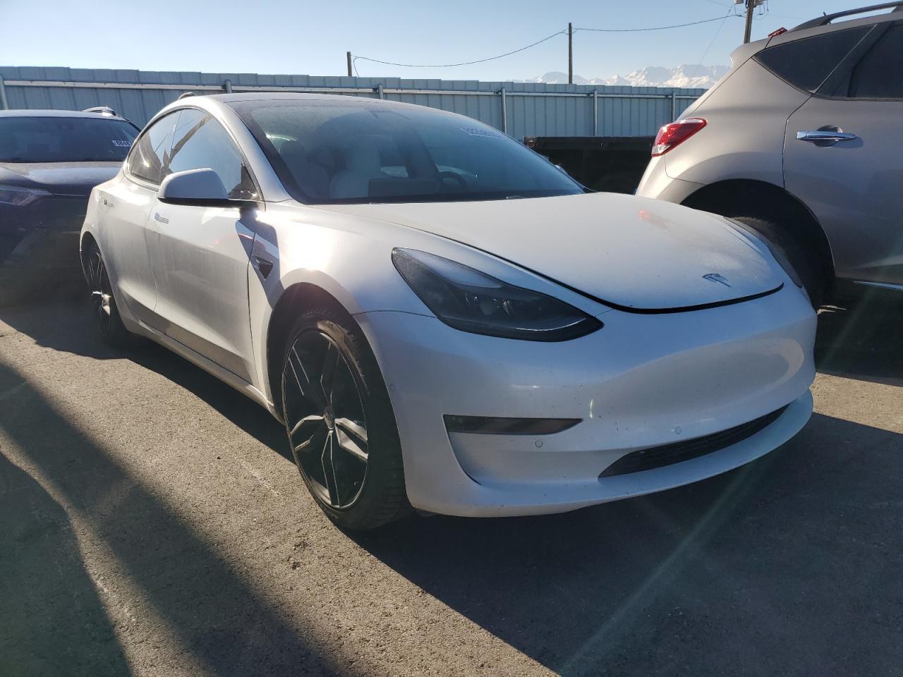 2021 TESLA MODEL 3 - Фото 4