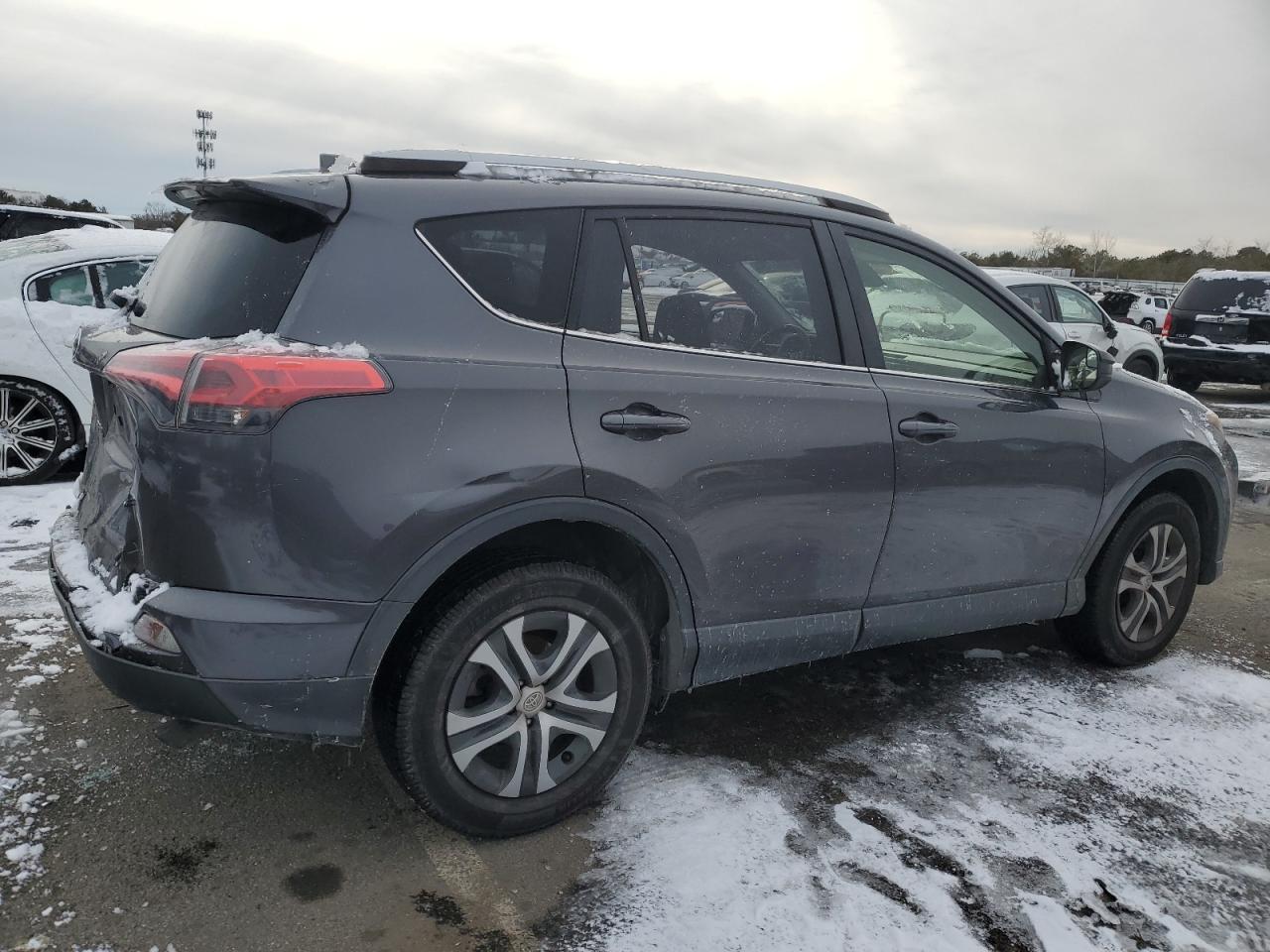 2018 TOYOTA RAV4 LE - Image 3