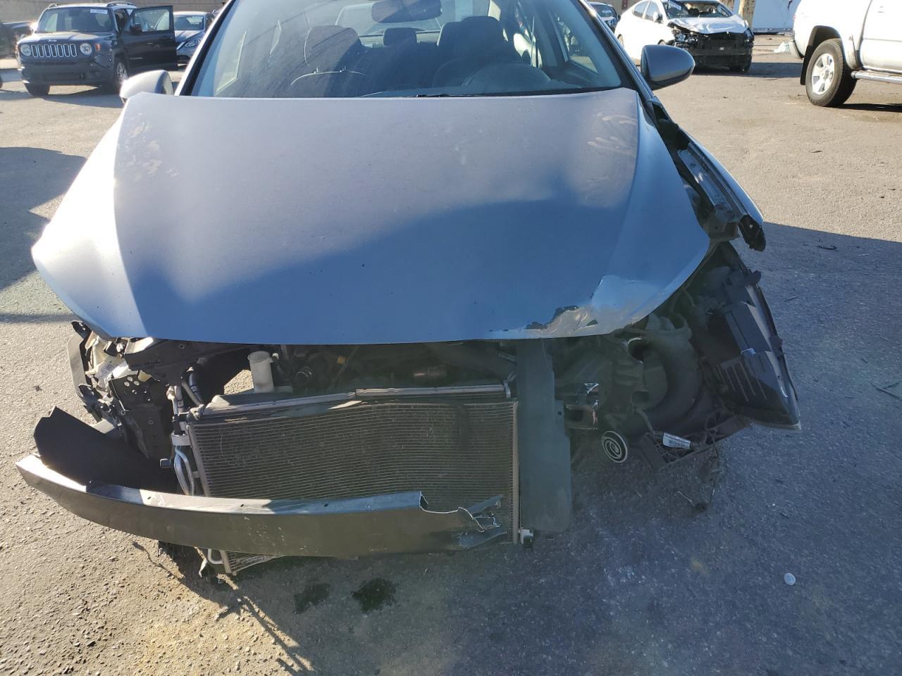 2018 HYUNDAI ELANTRA SE - Image 5