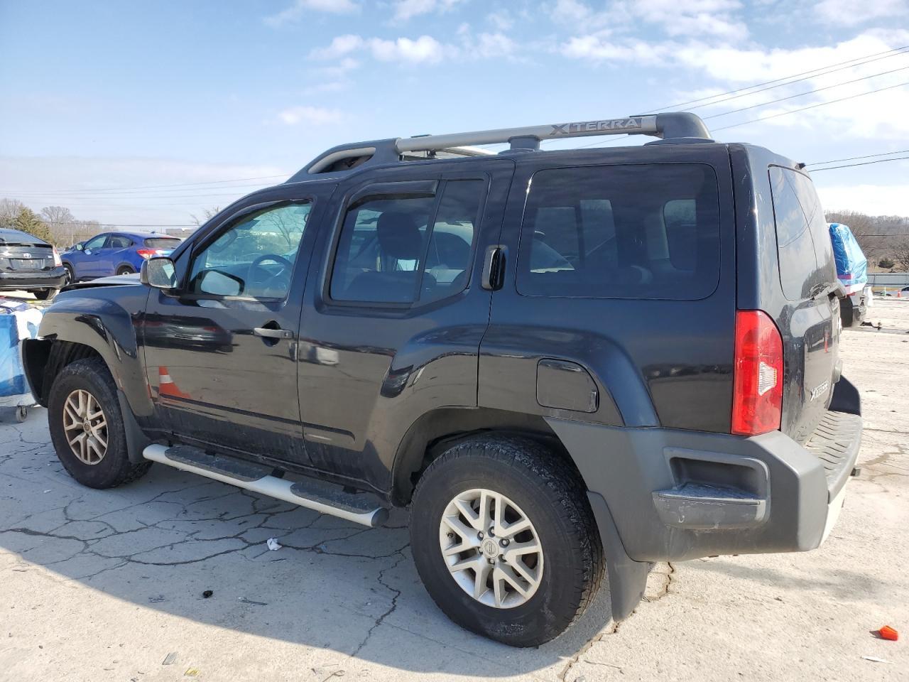 2015 NISSAN XTERRA X - Фото 2