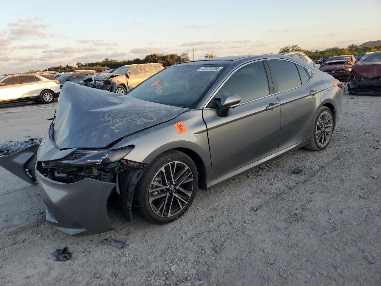 2025 TOYOTA CAMRY XSE