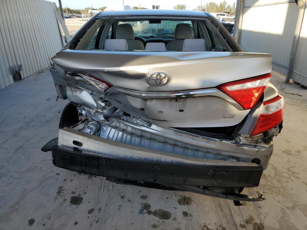 2016 TOYOTA CAMRY LE - Фото 6