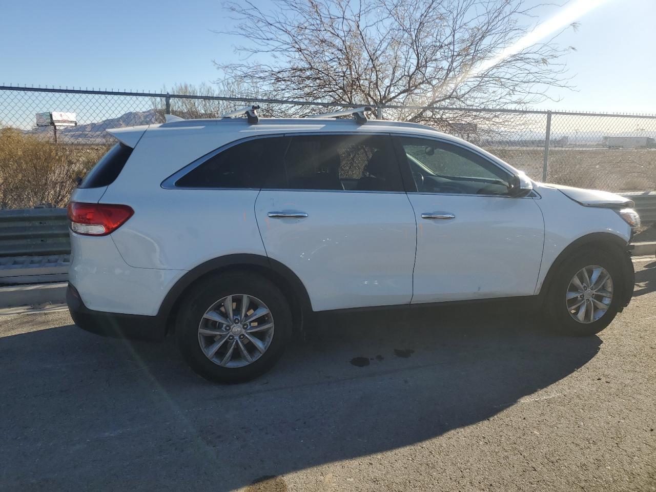 2017 KIA SORENTO LX - Фото 3