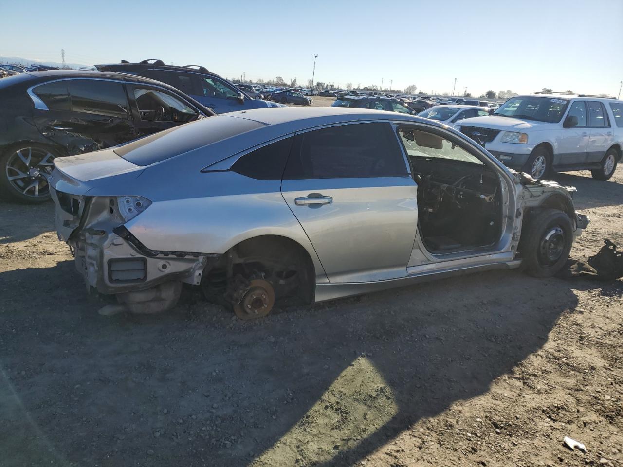 2018 HONDA ACCORD LX - Image 3