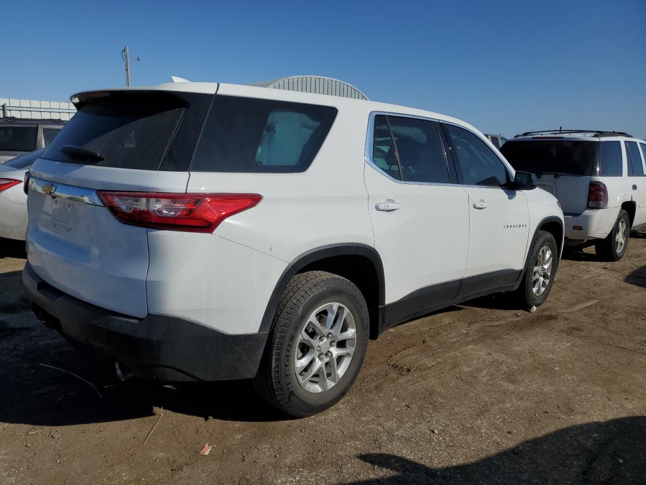 2018 CHEVROLET TRAVERSE L - Фото 3