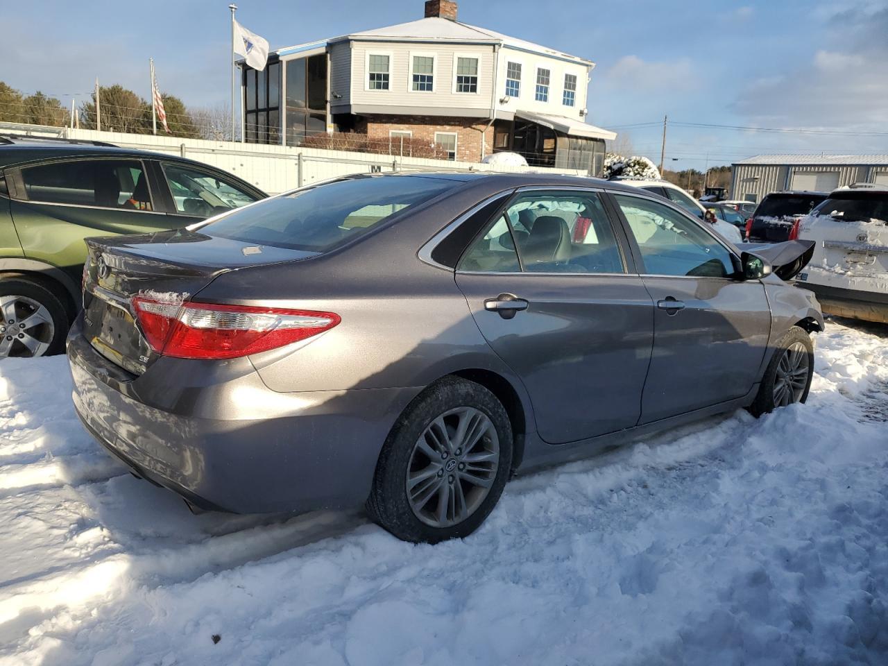 2016 TOYOTA CAMRY LE - Фото 3