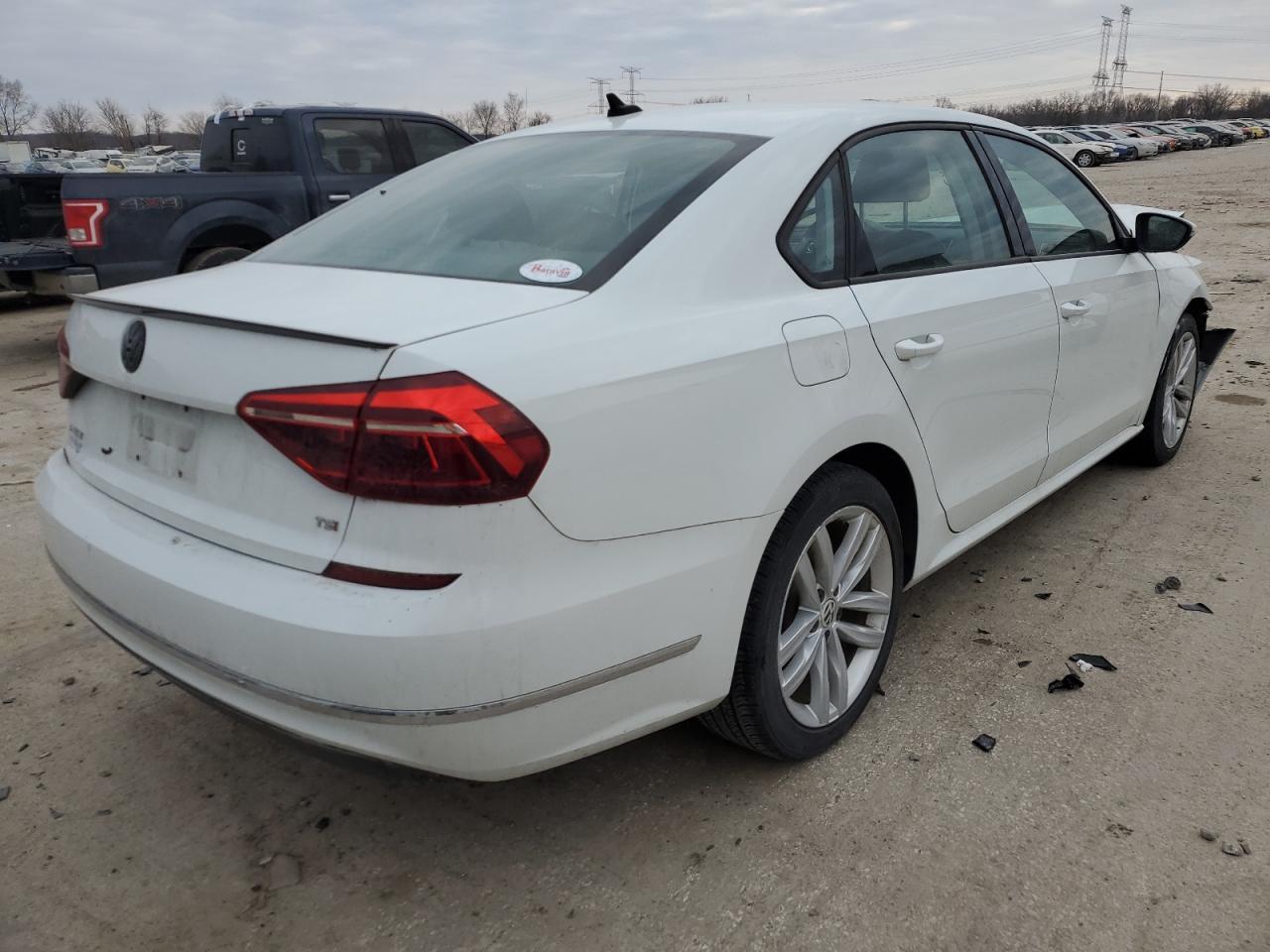 2019 VOLKSWAGEN PASSAT WOL - Фото 3