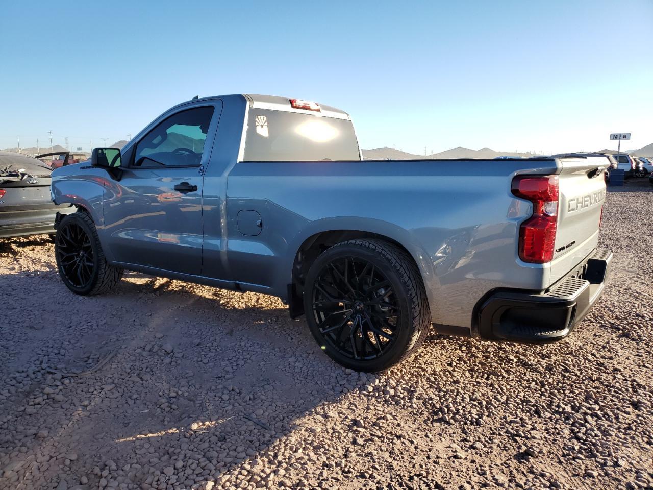 2024 CHEVROLET SILVERADO - Image 2