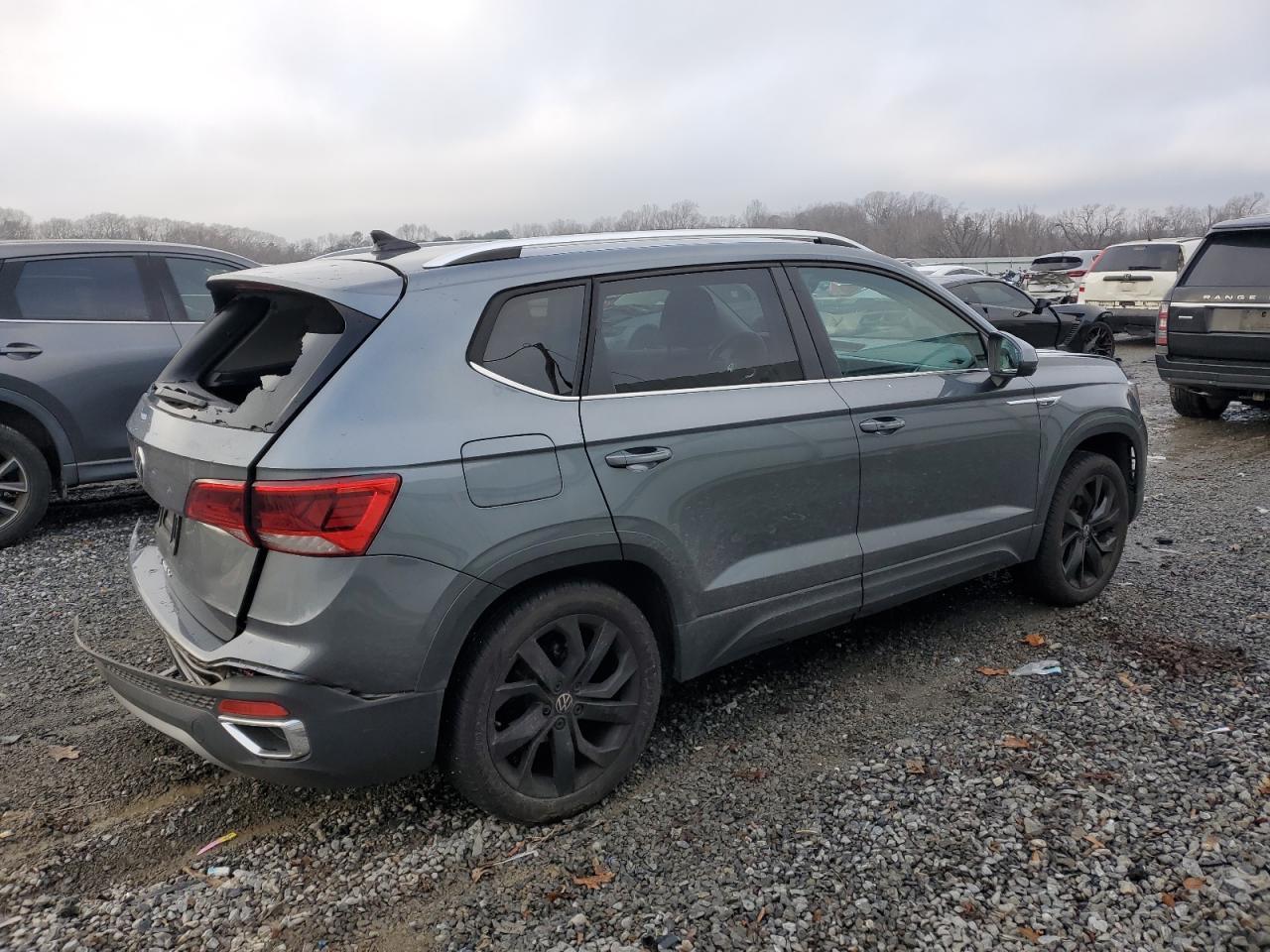 2023 VOLKSWAGEN TAOS SE - Image 3