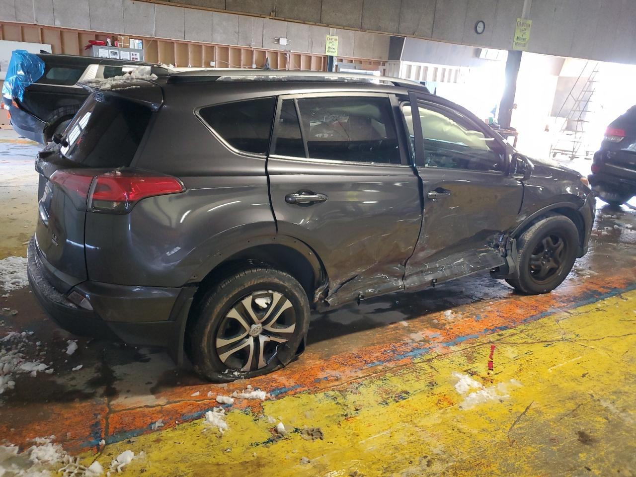 2018 TOYOTA RAV4 LE - Image 3