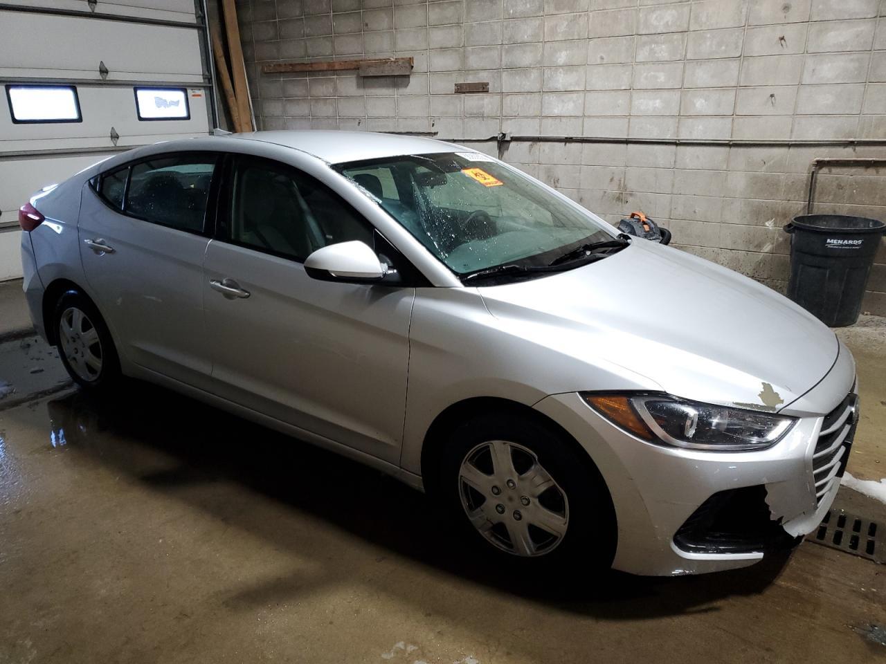 2017 HYUNDAI ELANTRA SE - Image 4