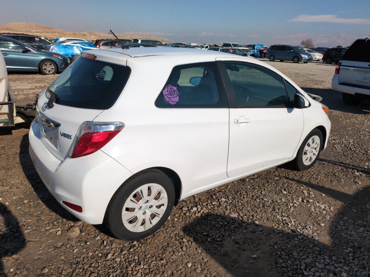 2014 TOYOTA YARIS - Фото 3