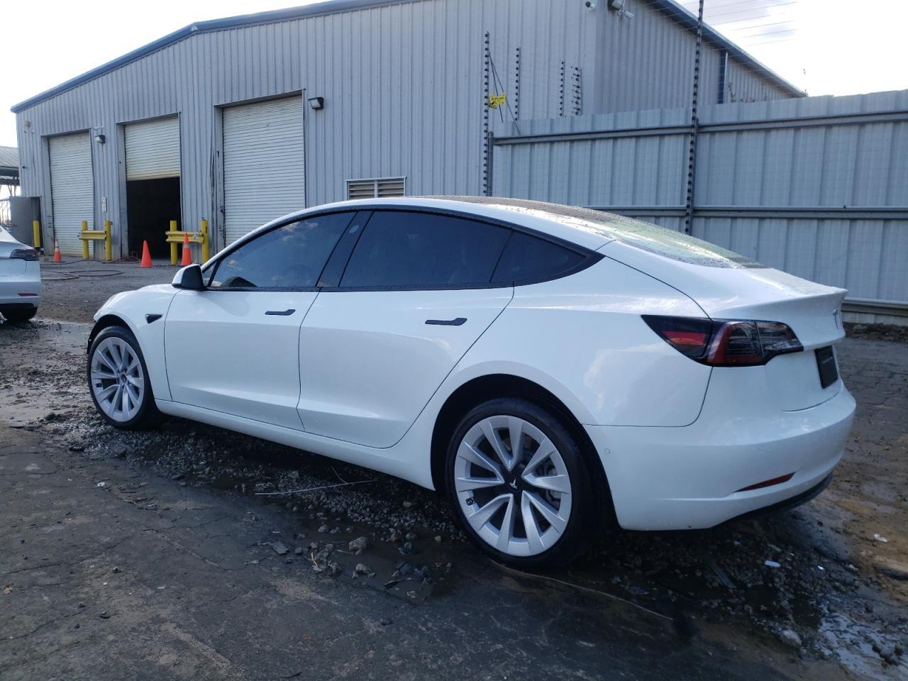 2022 TESLA MODEL 3 - Image 2