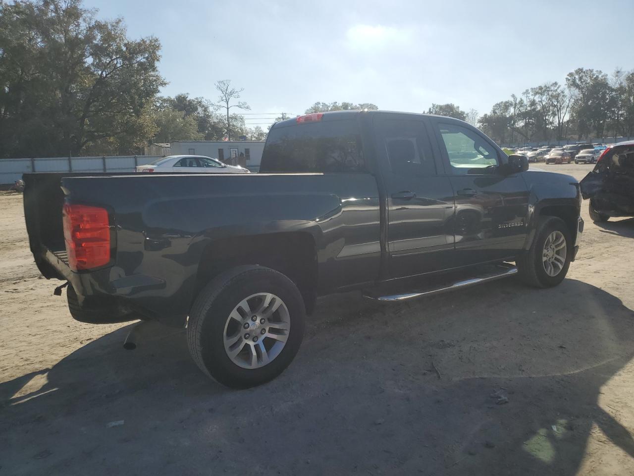 2018 CHEVROLET SILVERADO - Фото 3