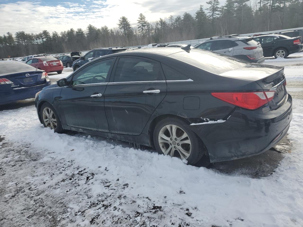 2011 HYUNDAI SONATA SE - Image 2