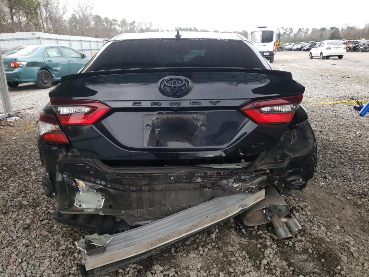 2021 TOYOTA CAMRY SE - Фото 6