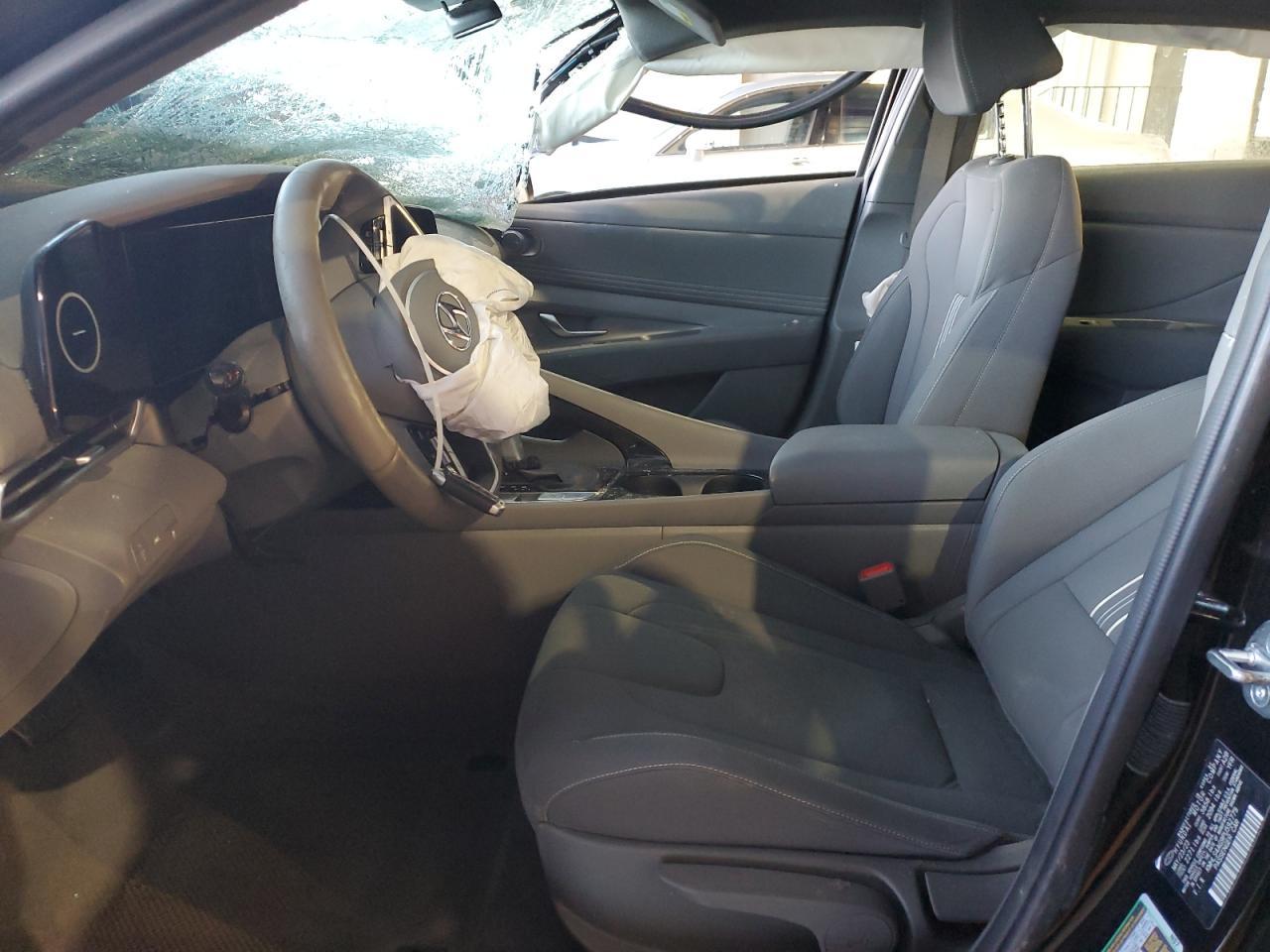 2023 HYUNDAI ELANTRA SE - Image 7