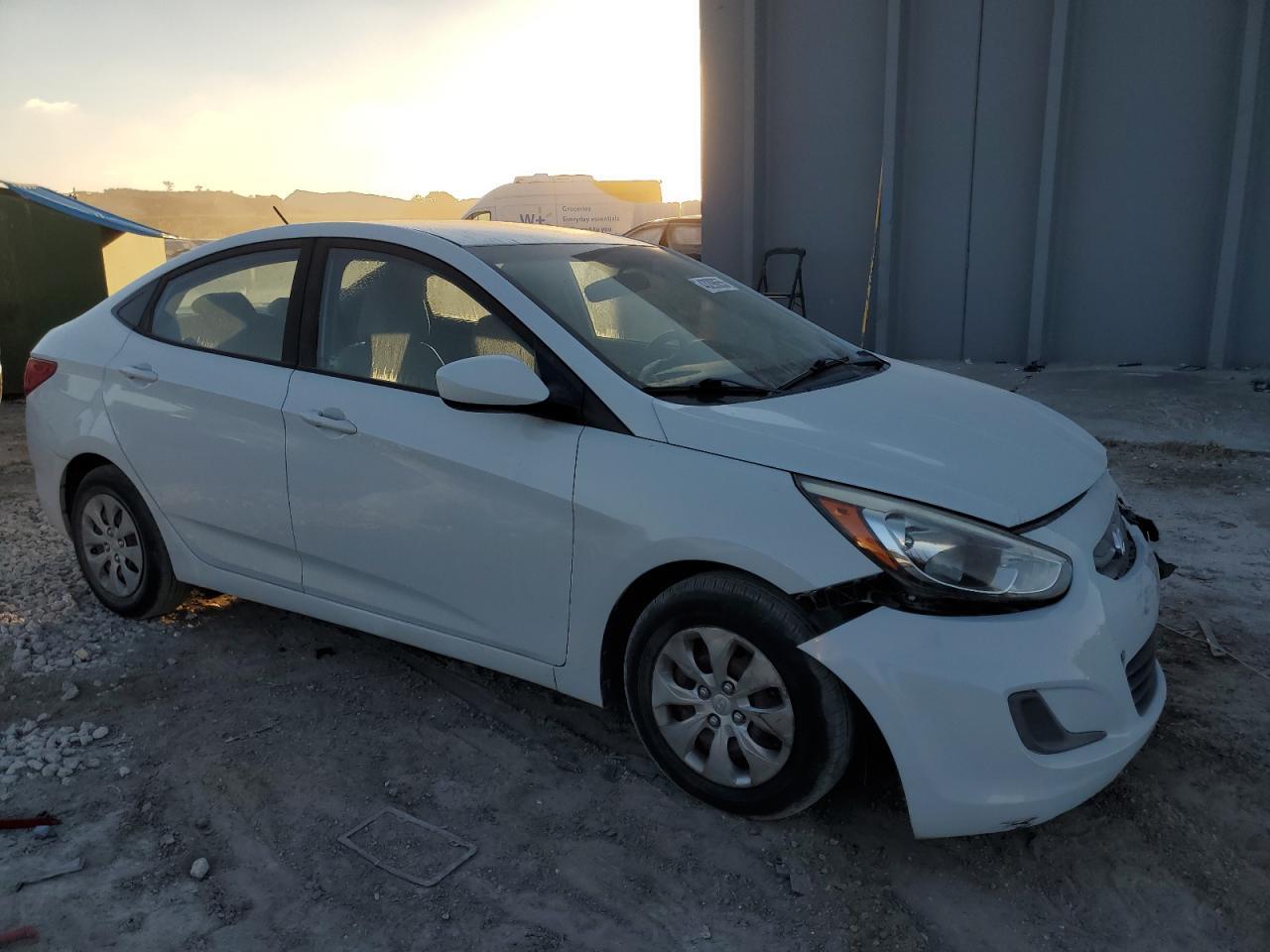 2017 HYUNDAI ACCENT SE - Image 4