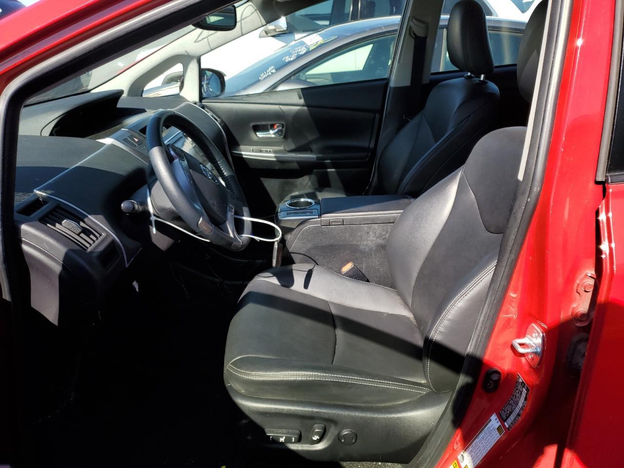 2017 TOYOTA PRIUS V - Image 7