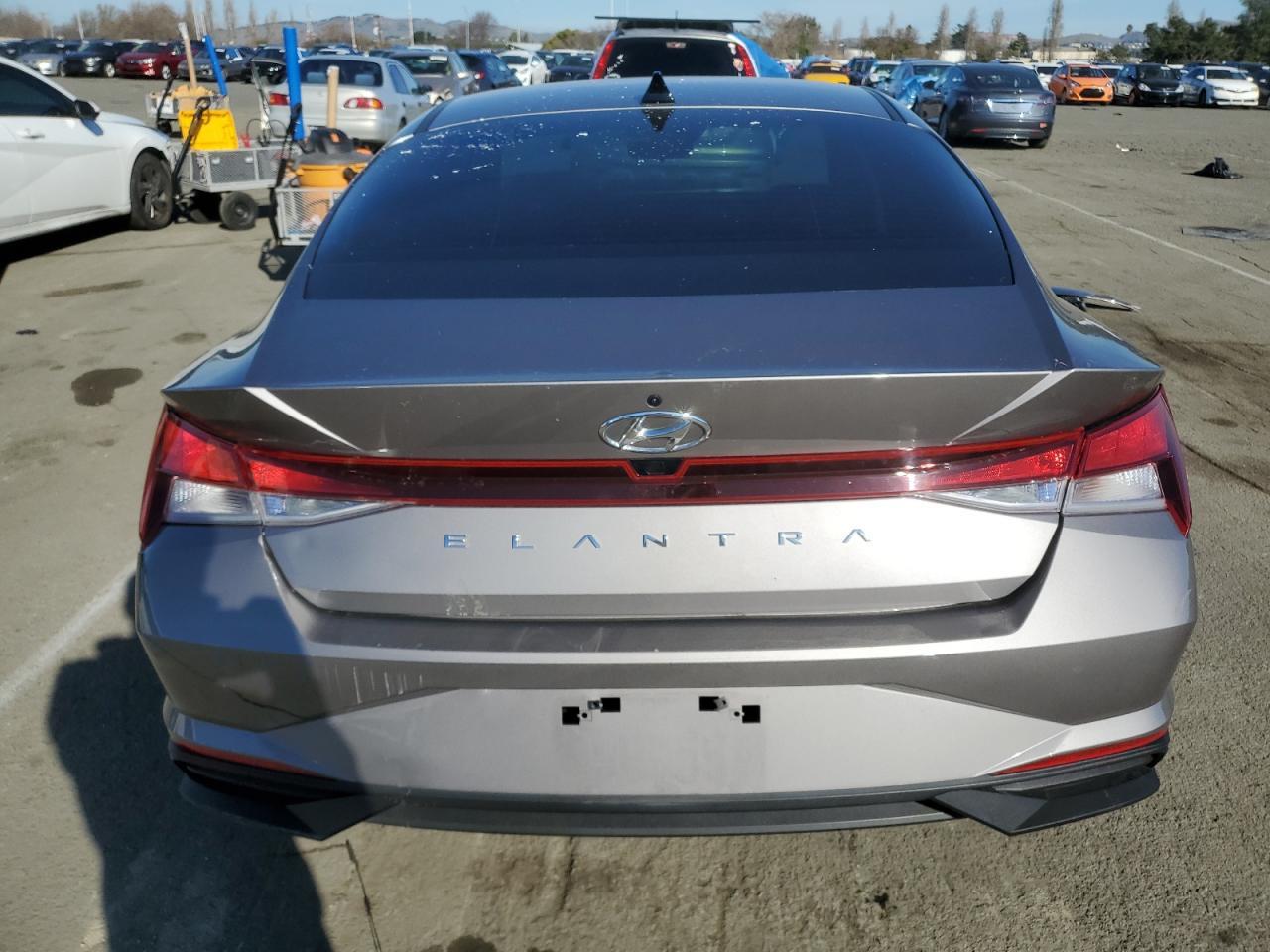 2022 HYUNDAI ELANTRA SE - Фото 6