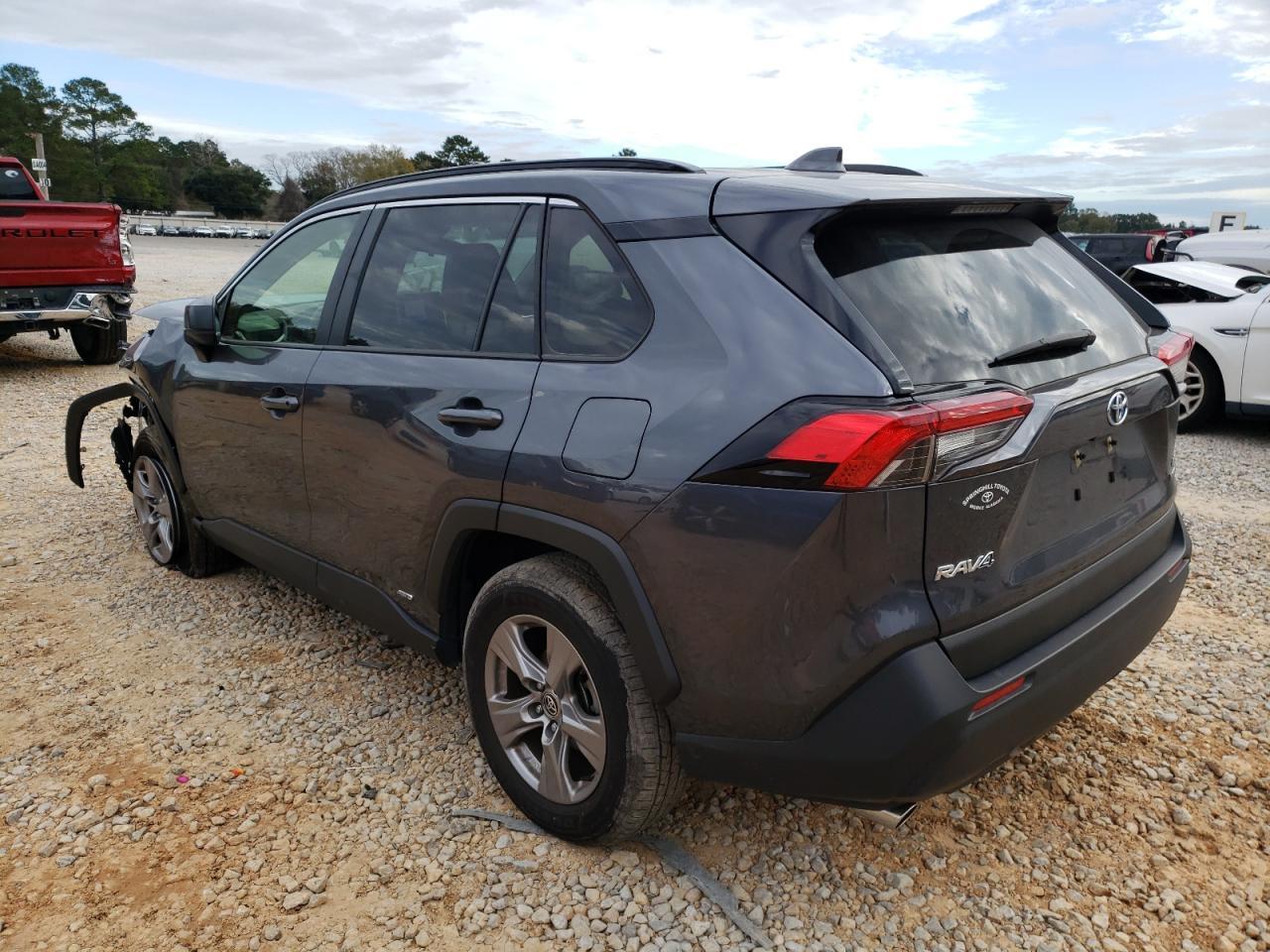 2023 TOYOTA RAV4 LE - Фото 2