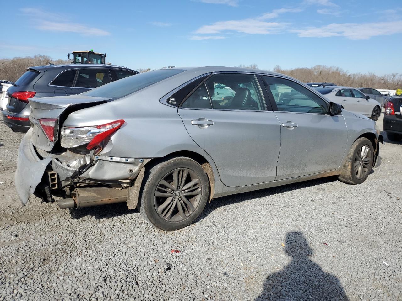 2016 TOYOTA CAMRY LE - Фото 3