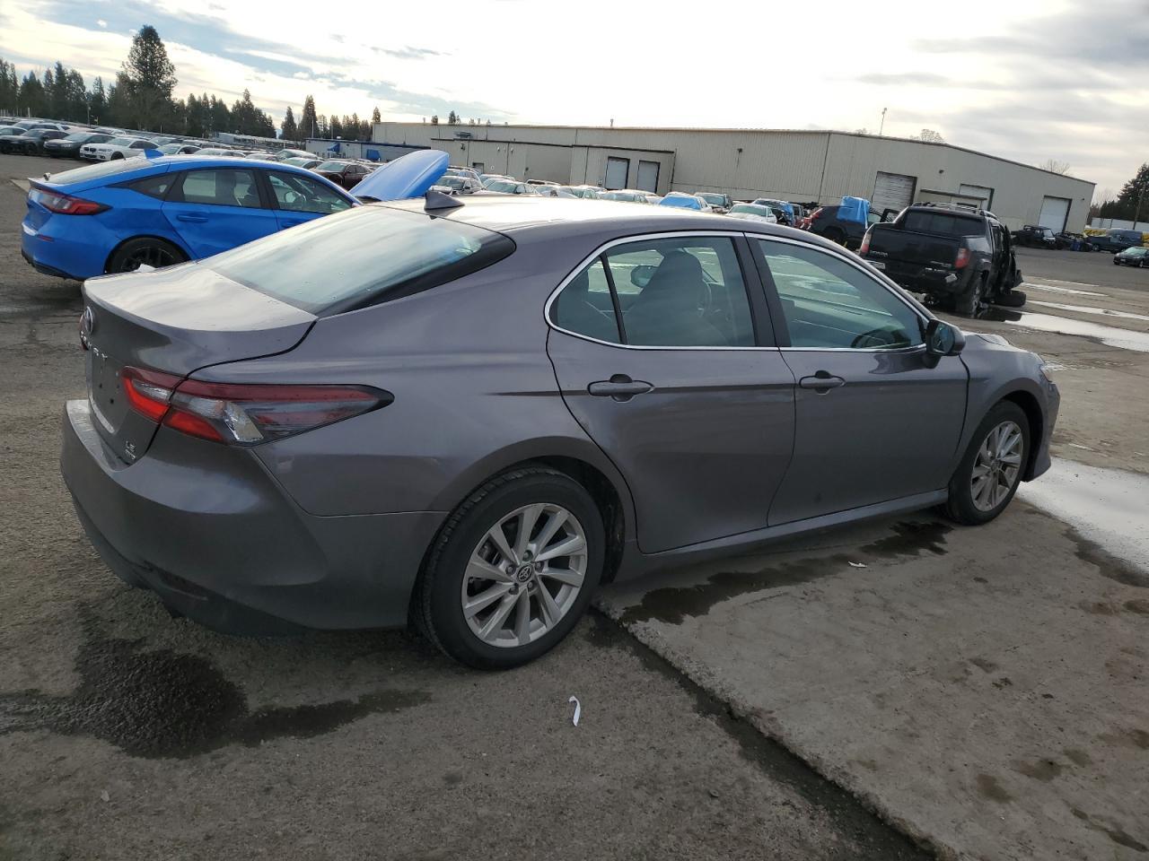 2023 TOYOTA CAMRY LE - Фото 3