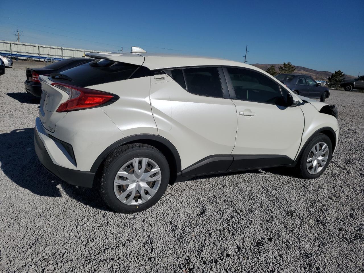 2021 TOYOTA C-HR XLE - Фото 3