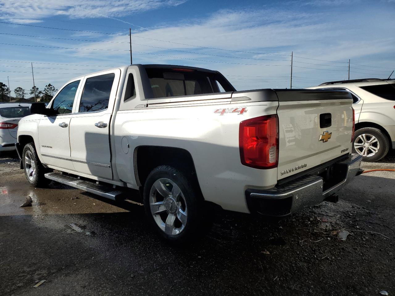 2017 CHEVROLET SILVERADO - Image 2