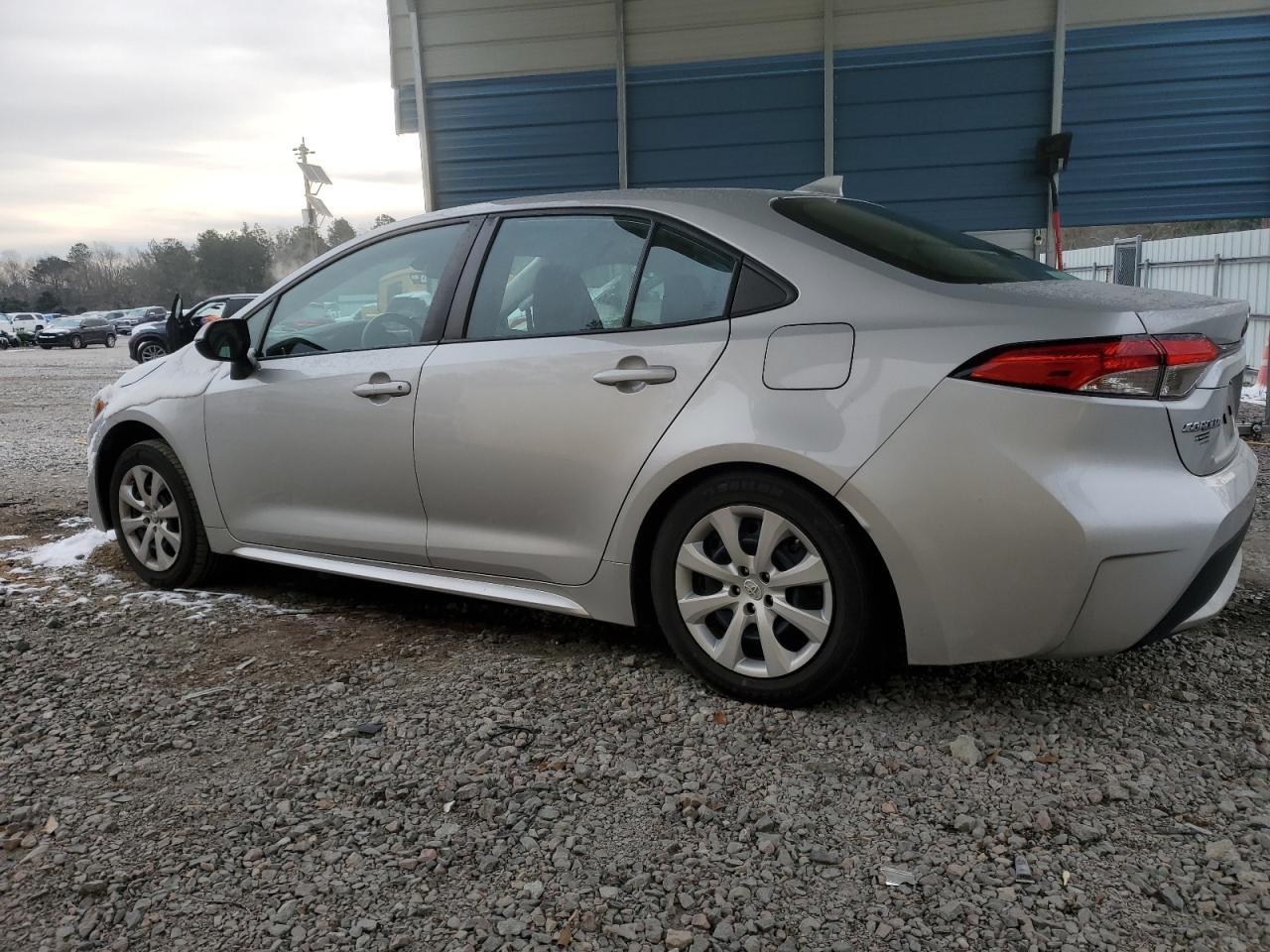 2021 TOYOTA COROLLA LE - Фото 2