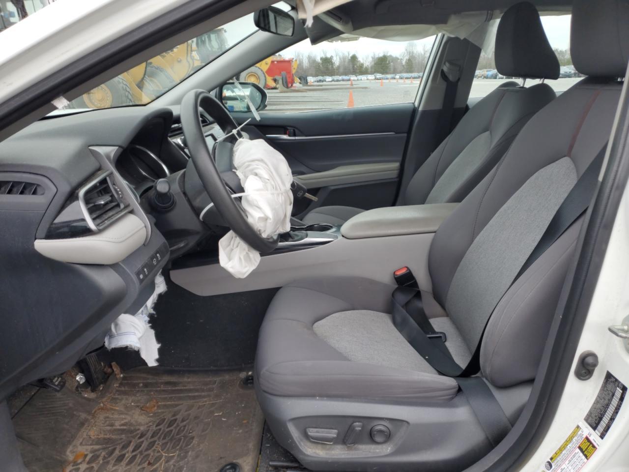 2020 TOYOTA CAMRY LE - Фото 7