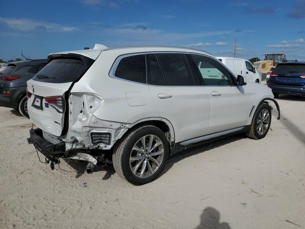 2019 BMW X3 XDRIVE3 - Фото 3