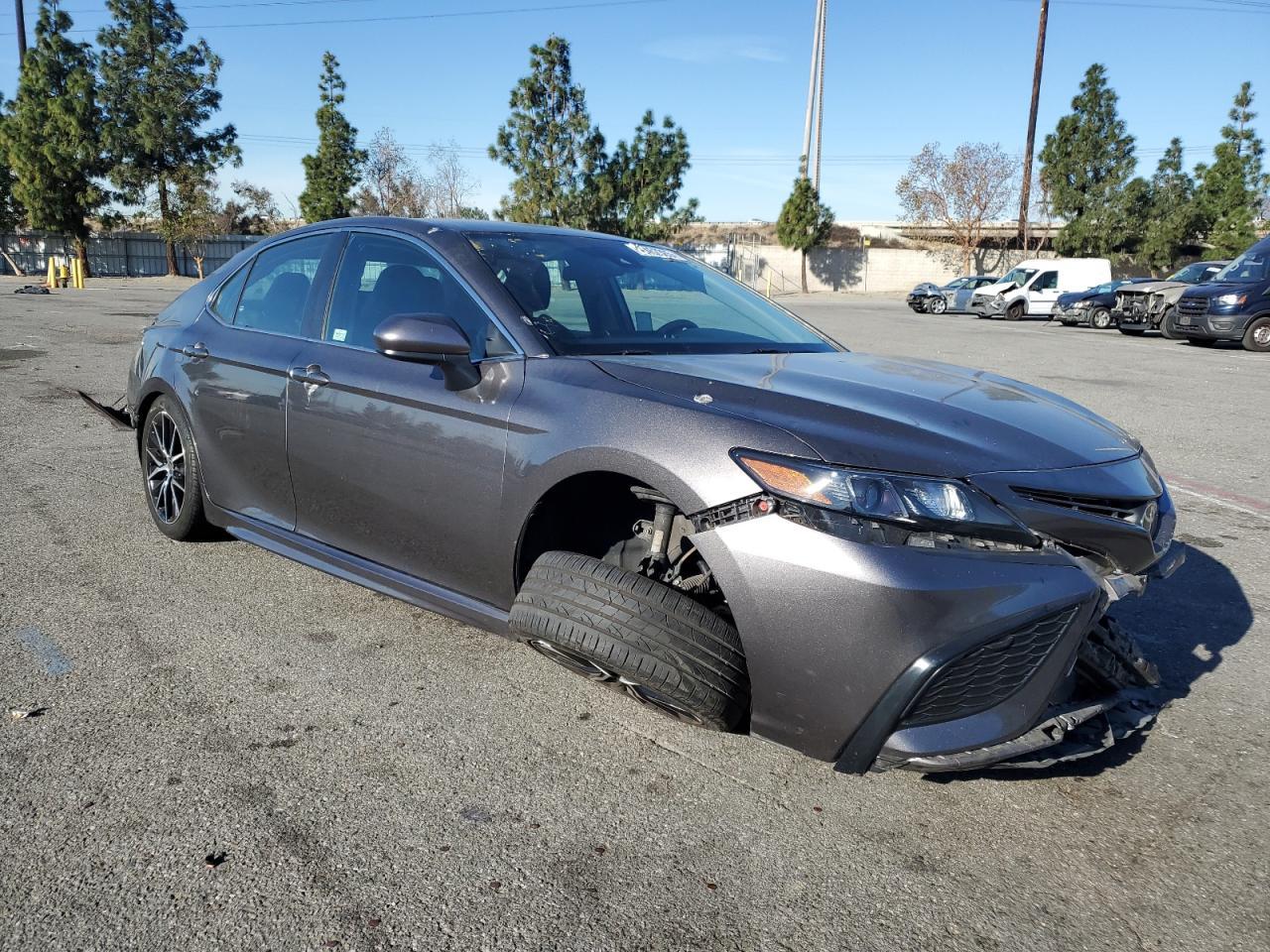 2021 TOYOTA CAMRY SE - Фото 4