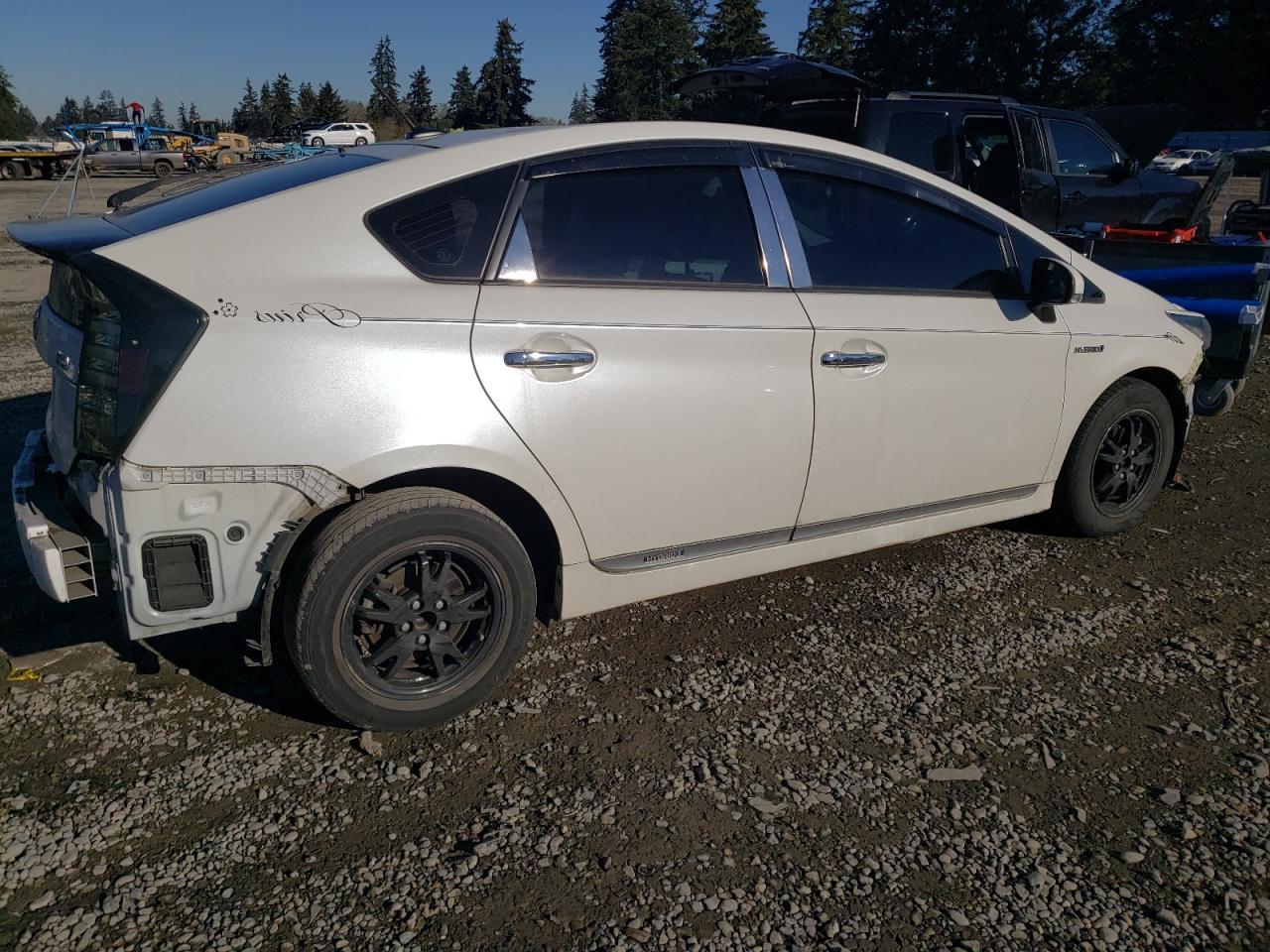 2015 TOYOTA PRIUS - Image 3