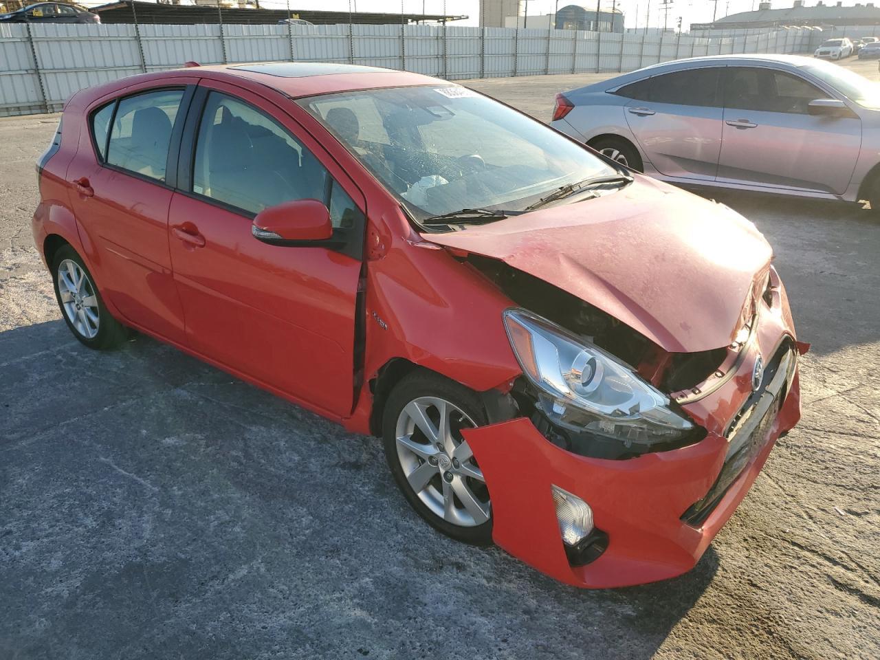 2016 TOYOTA PRIUS C - Image 4