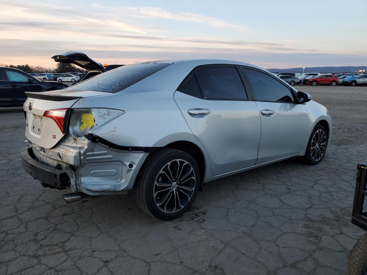 2015 TOYOTA COROLLA L - Фото 3
