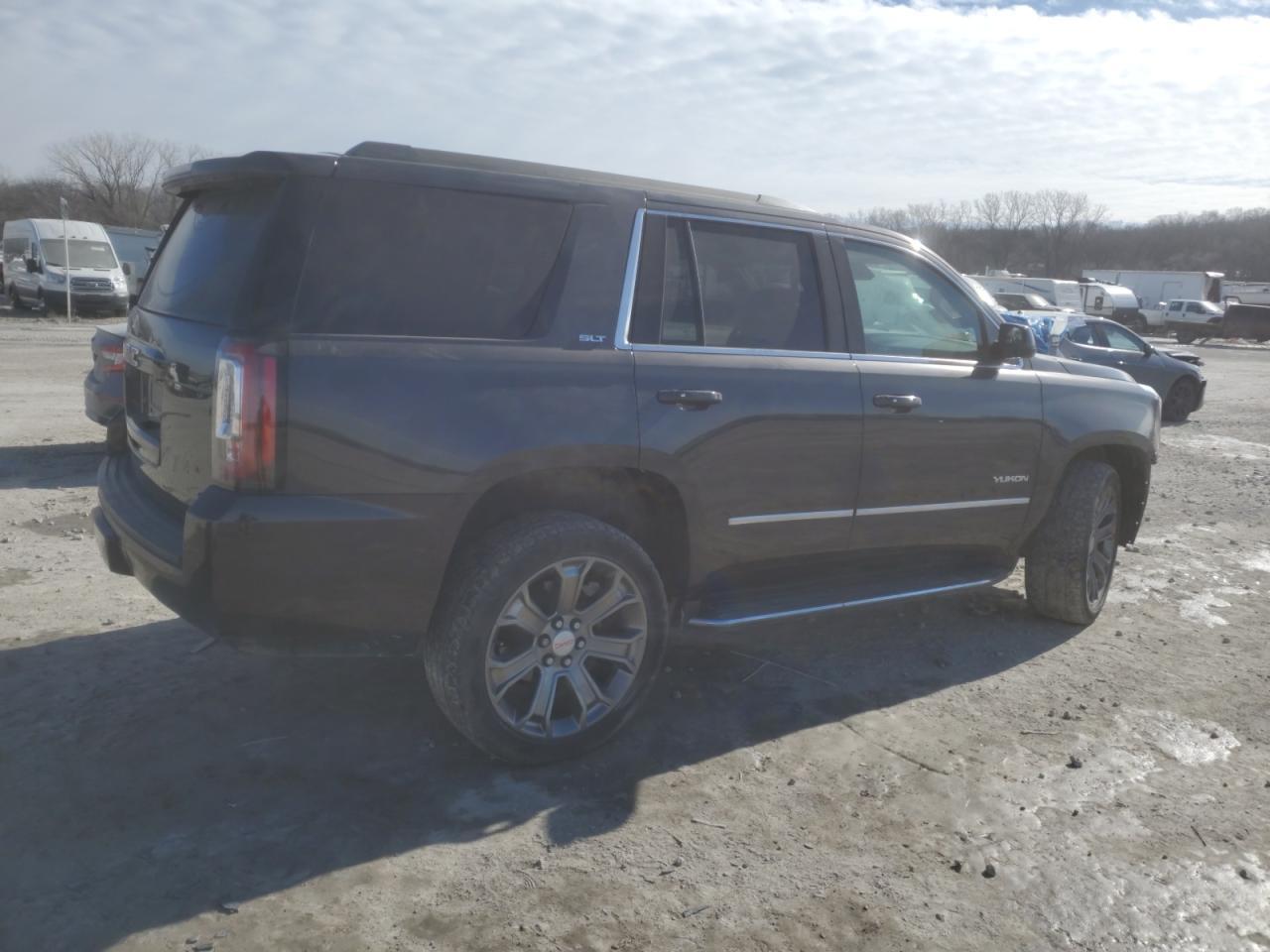 2016 GMC YUKON SLT - Фото 3