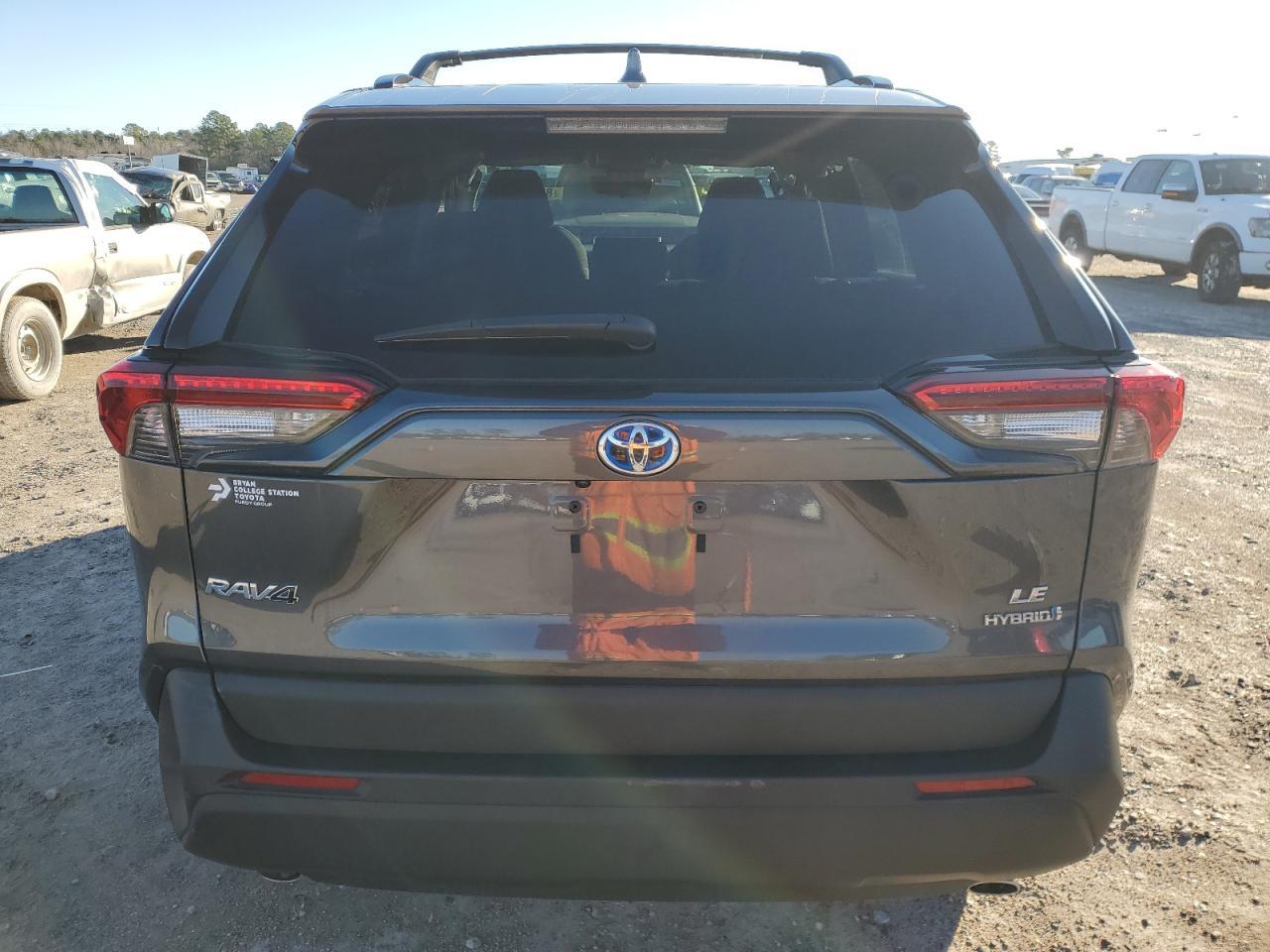 2023 TOYOTA RAV4 LE - Фото 6