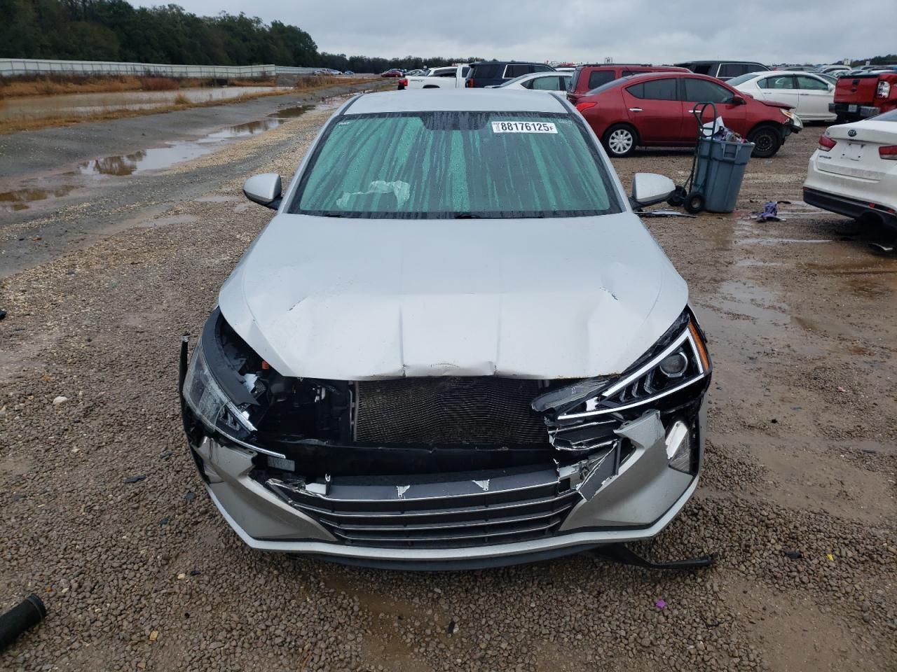 2019 HYUNDAI ELANTRA SE - Фото 5