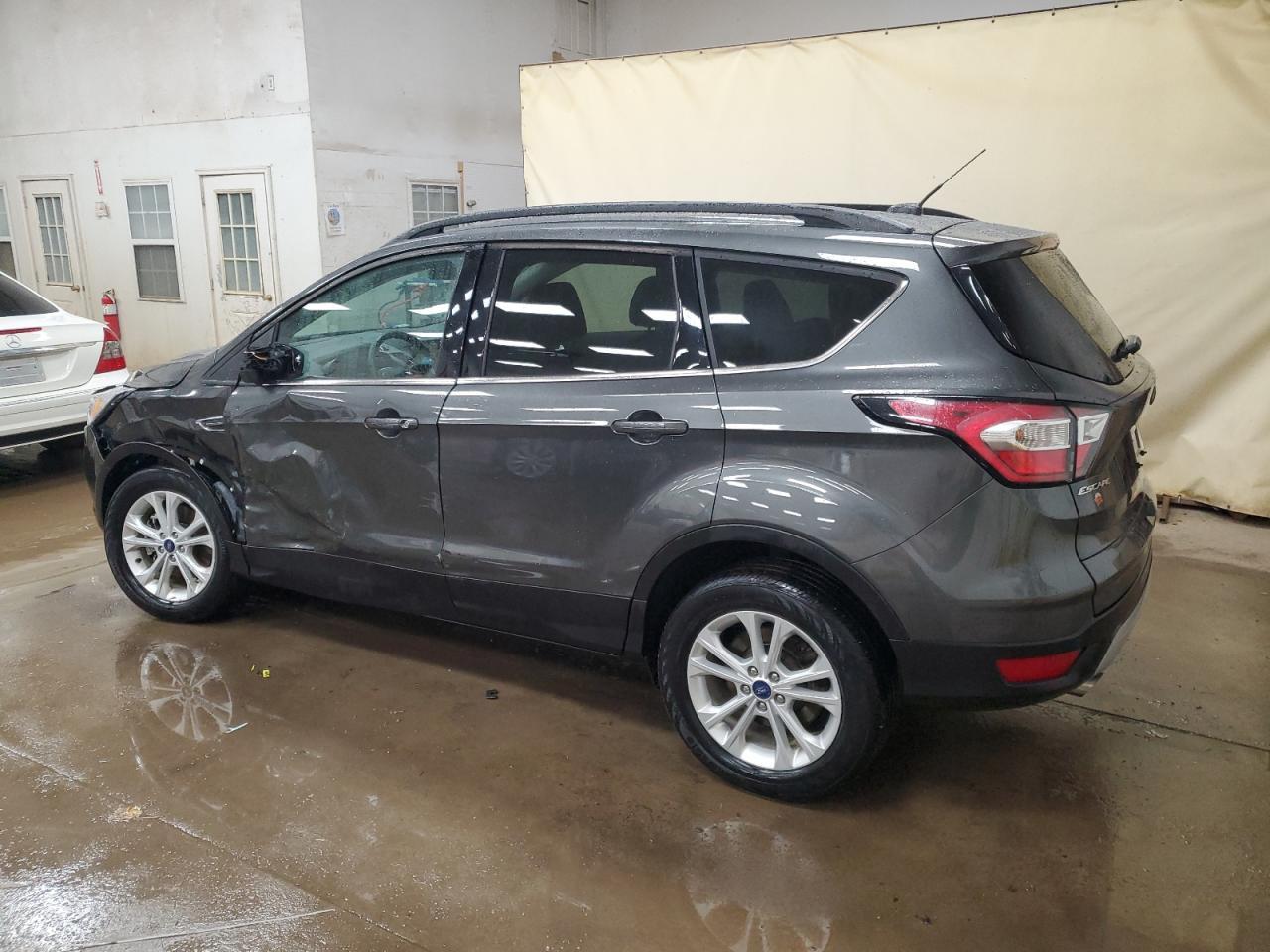 2017 FORD ESCAPE SE - Image 2