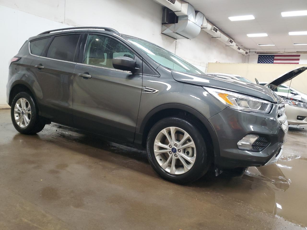 2017 FORD ESCAPE SE - Image 4