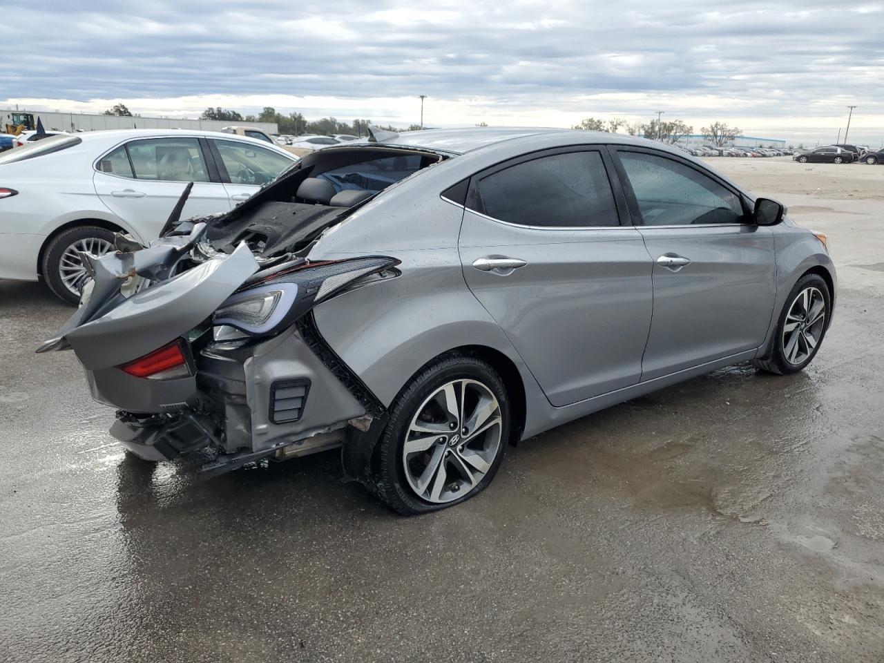2015 HYUNDAI ELANTRA SE - Image 3