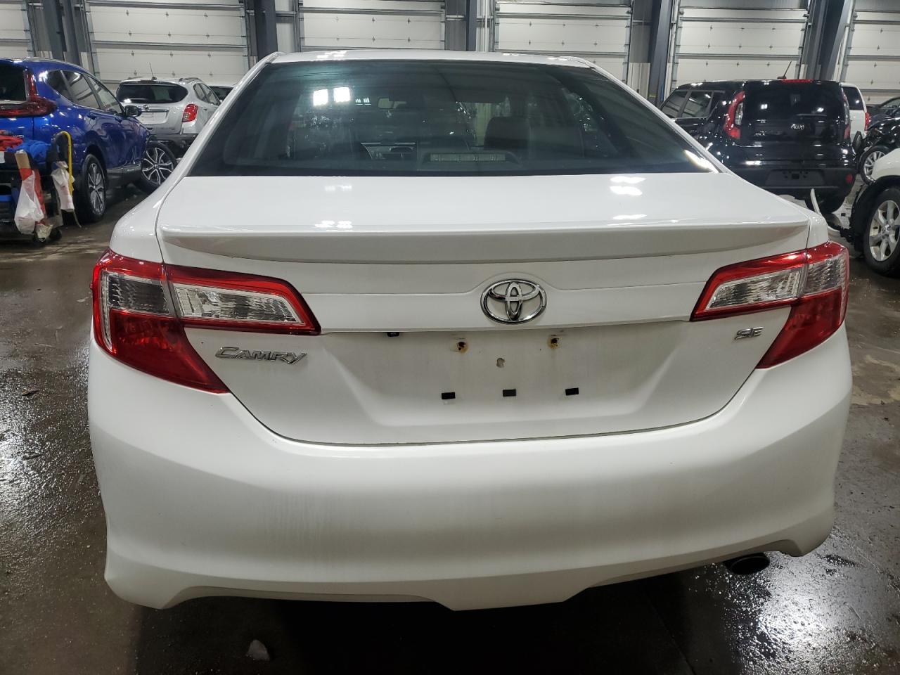 2014 TOYOTA CAMRY L - Image 6