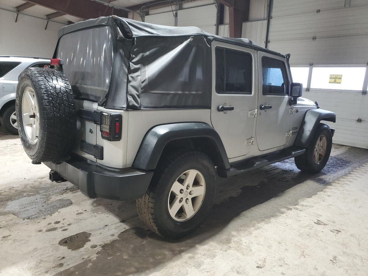 2012 JEEP WRANGLER U - Фото 3