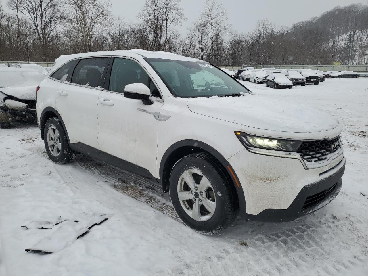 2023 KIA SORENTO LX - Image 4